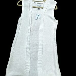 Chico's white sweater vest. New with tag - non smoking home